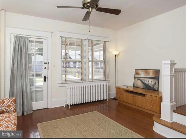 Building Photo - 48 Wilton St
