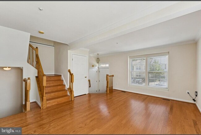 Foto del edificio - 12300 Sweetbriar Pl