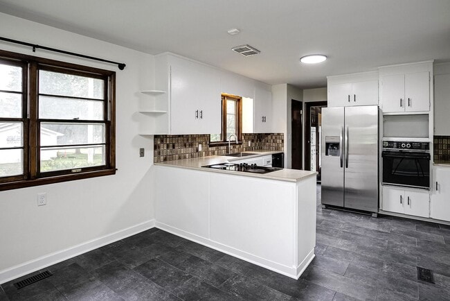Foto del edificio - Beautiful 3-Bed, 2-Bath Home in West Omaha!