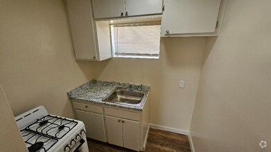 Building Photo - 13455 Filmore St