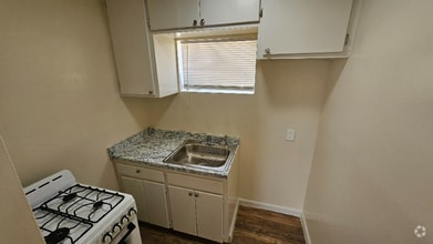 Building Photo - 13455 Filmore St