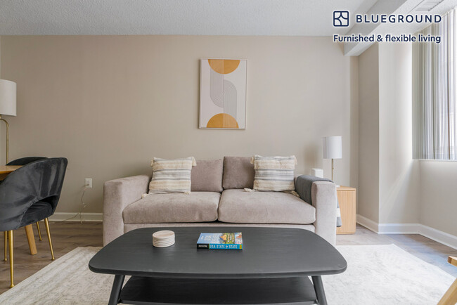 Foto del edificio - 2140 L St NW