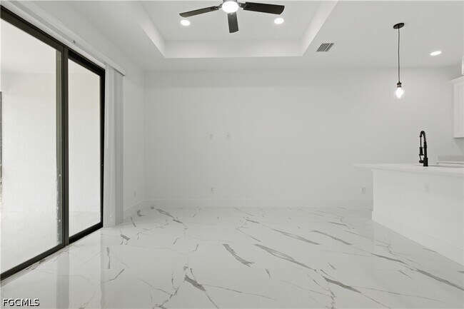 Building Photo - 4787 Golfview Blvd