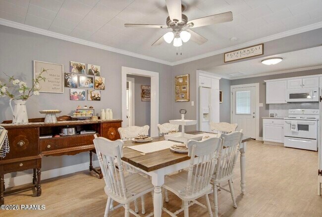 Building Photo - 1006 N Jackson Ave