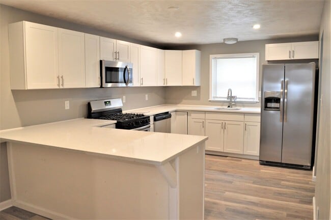 Building Photo - Amazing 3 bed, 1.5 bath, rental home in So...