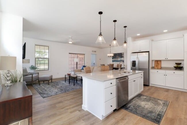 Building Photo - See & Sign in 48 Hours: Get a $200 Move-In...