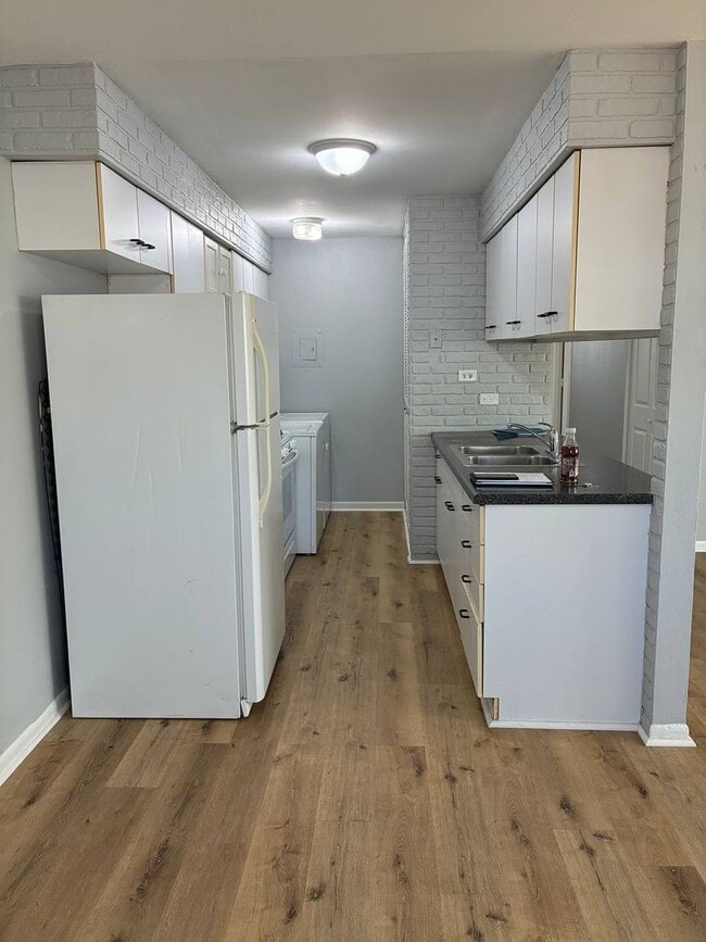 Building Photo - 20115 Ash Ln