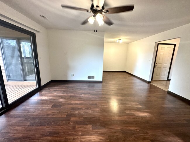 Building Photo - 640 Waverly Dr