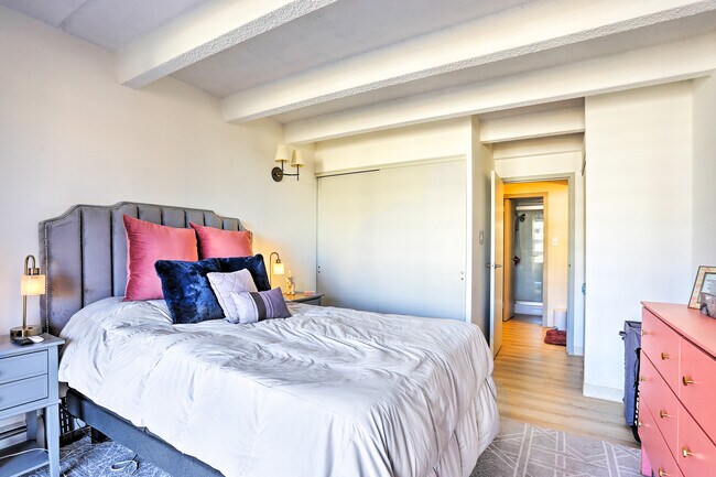 Foto del edificio - 4801 E 9th Ave