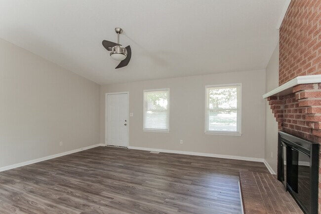 Foto del edificio - 504 Woodstream Dr