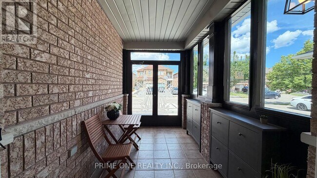Building Photo - 7124 Village Walk