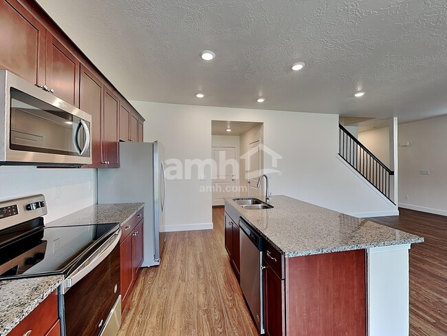 Building Photo - 344 North St