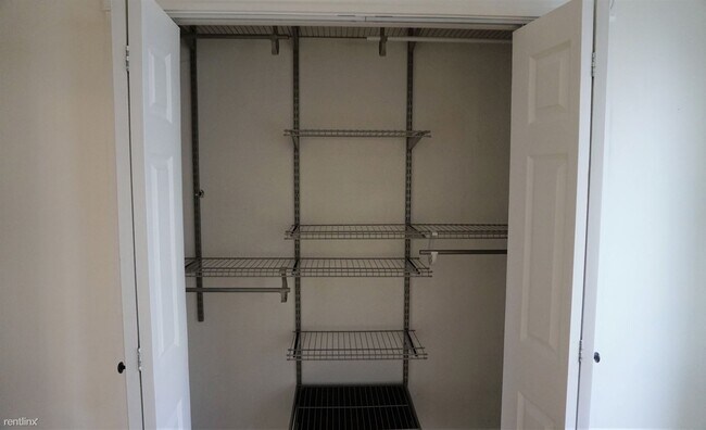 Building Photo - 2 br, 1 bath Condo - 368 Sumner St Apt 3