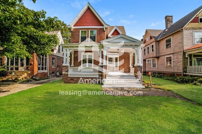 Foto del edificio - 519 E Frye Ave