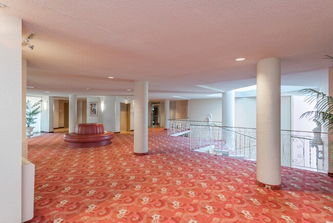 Building Photo - 2222 Bellevue Avenue