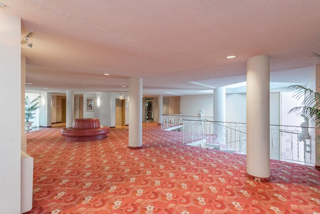 Photo du bâtiment - 2222 Bellevue Avenue