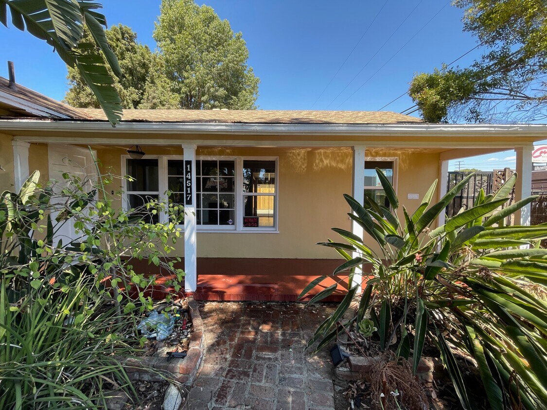 Foto principal - 14517 Hesby St