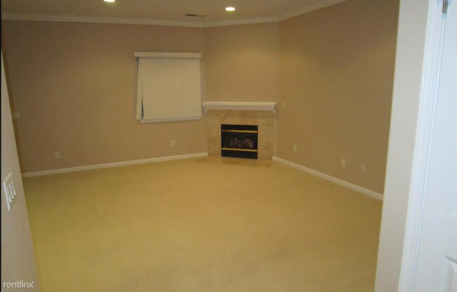 Foto del edificio - 2 br, 2.5 bath Townhome - 485 Boynton Aven...