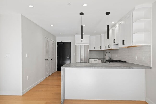Foto del edificio - 693 Sutter St