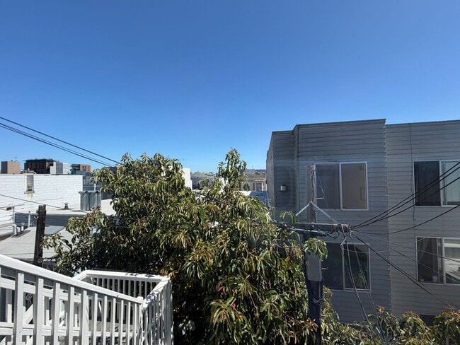 Building Photo - 569-571-571 Minna St