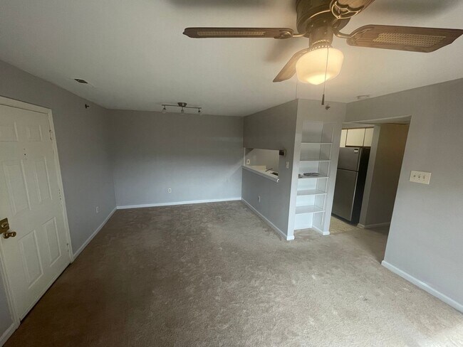 Foto del edificio - Condo Available in Essex!
