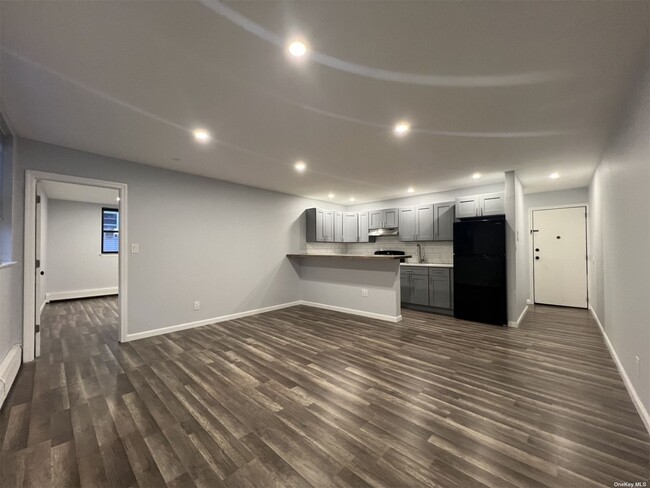 Building Photo - 1219 2nd Ave