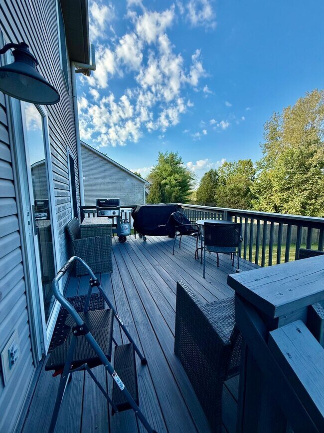 Foto del edificio - Don't miss this beautiful home on West sid...