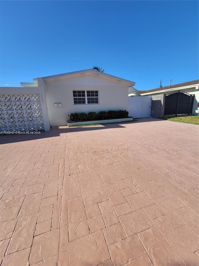 Foto del edificio - 12305 SW 42nd St