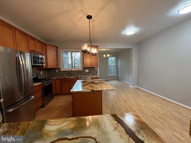 Building Photo - 13093 Park Crescent Cir