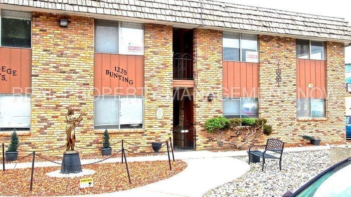 Foto principal - 1225 Bunting Ave