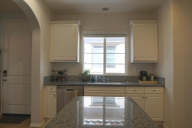 Foto del edificio - 637 Calle Vibrante