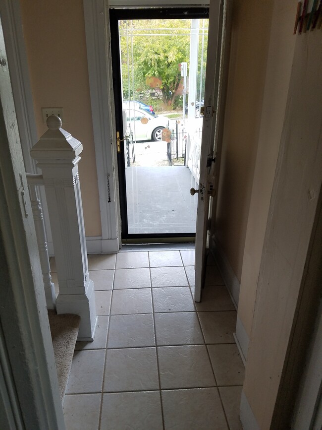 Entryway - 227 Fosdick St