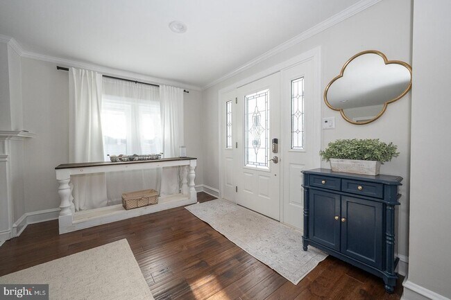 Foto del edificio - 227 E Hathaway Ln