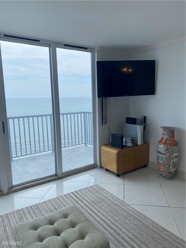 Foto del edificio - 2 br, 2 bath Condo - 400 N Surf Rd Ph 1