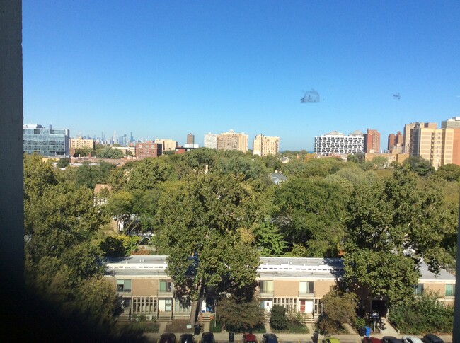 Fabulous Downtown View - 1401 E 55th St