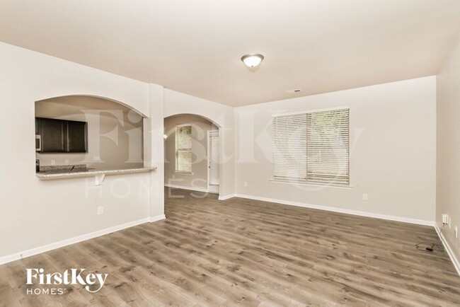 Building Photo - 201 Southwind Circle