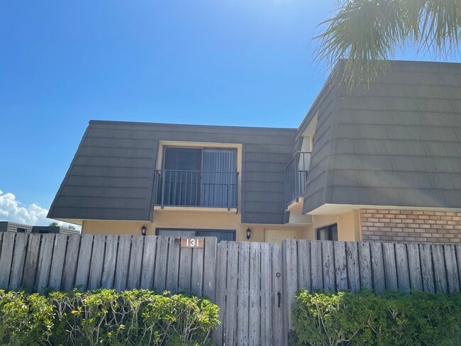 Building Photo - 131 1st Way