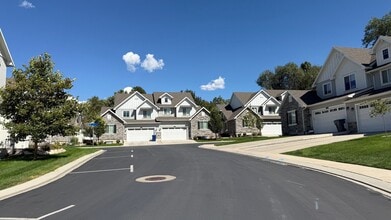 Building Photo - 234 Glenwood Wy