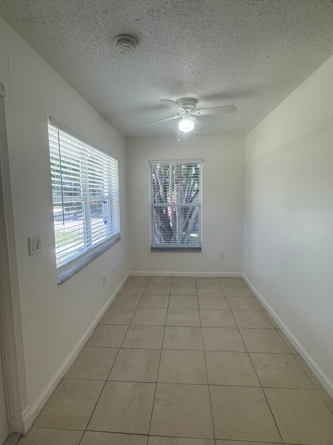 Building Photo - 4654 Schall Rd