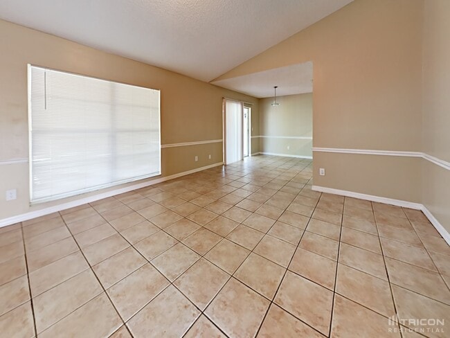 Foto del edificio - 1028 Hardwood Dr