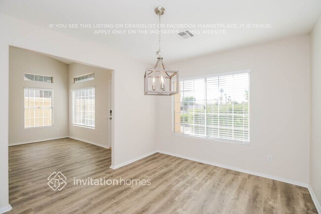 Foto del edificio - 1400 W Gail Dr
