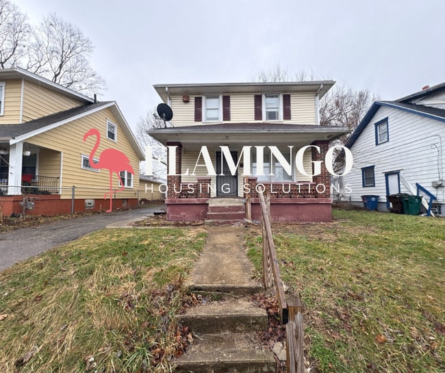 Photo - 725 Maplehurst Ave House