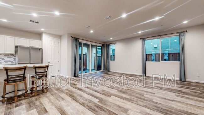 Building Photo - 2039 Karen Pl