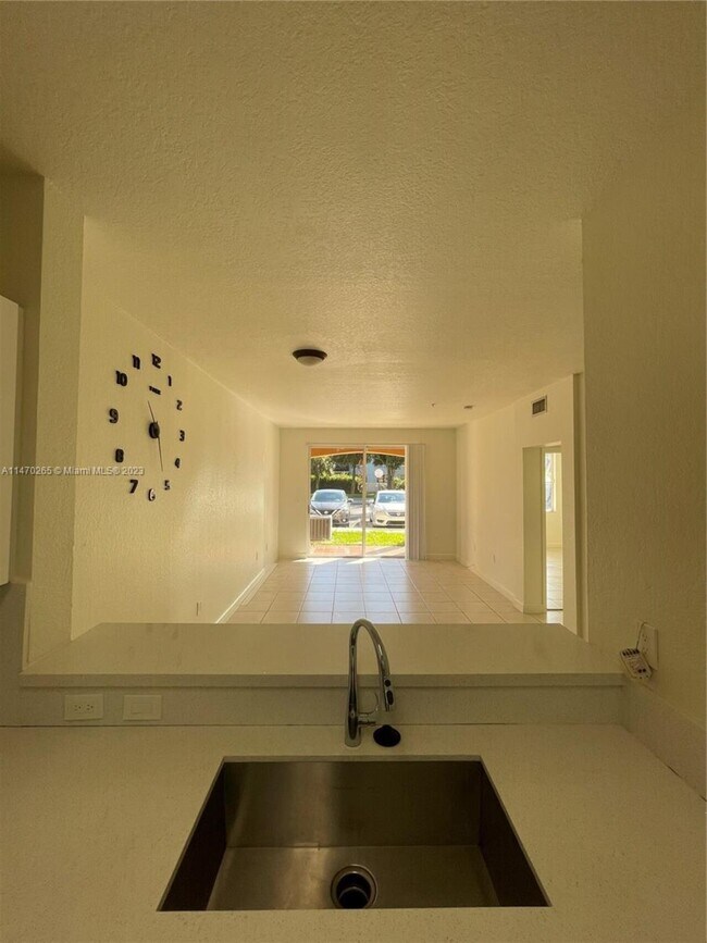 Foto del edificio - 17800 NW 73rd Ave # 104-21