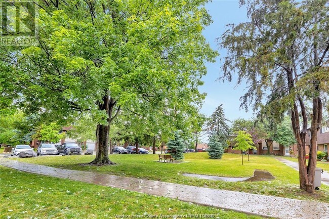 Photo du bâtiment - 6470 Thornberry Crescent