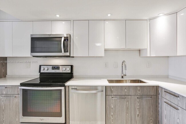 Foto del edificio - 3701 N Country Club Dr