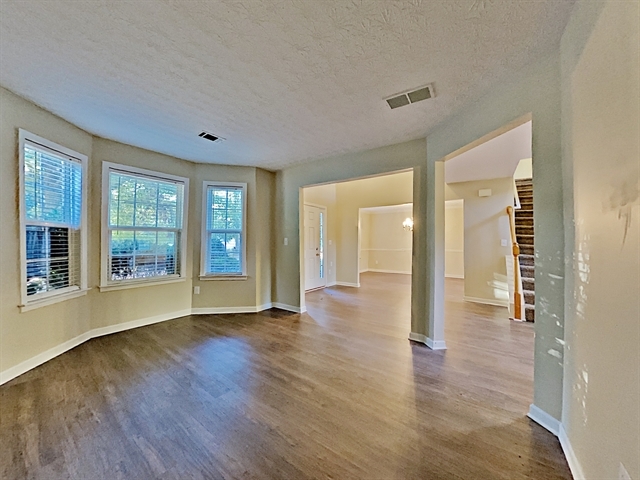 Building Photo - 2074 Pierce Way
