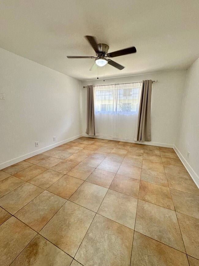 Building Photo - One Bedroom/One Bath FOR RENT!