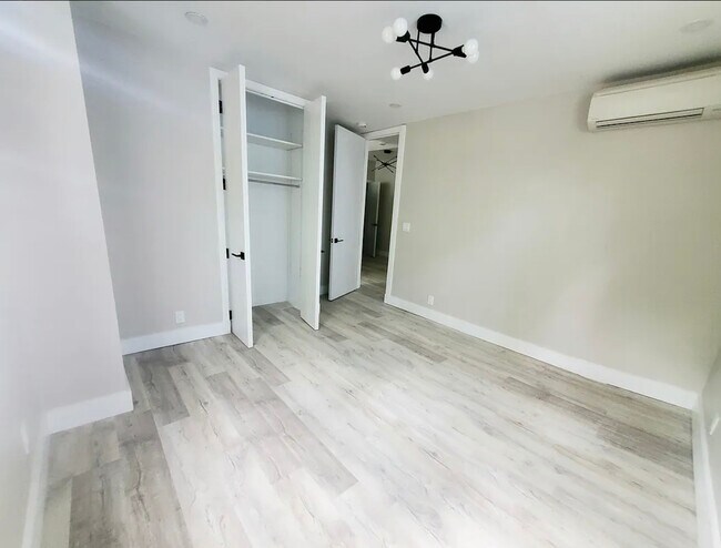 Foto del edificio - 739 6th Ave