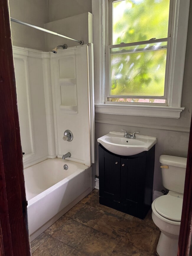 Foto del edificio - 1802 Holman Ave